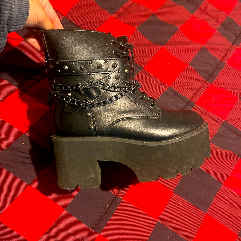 Size 7 Platform Boot!